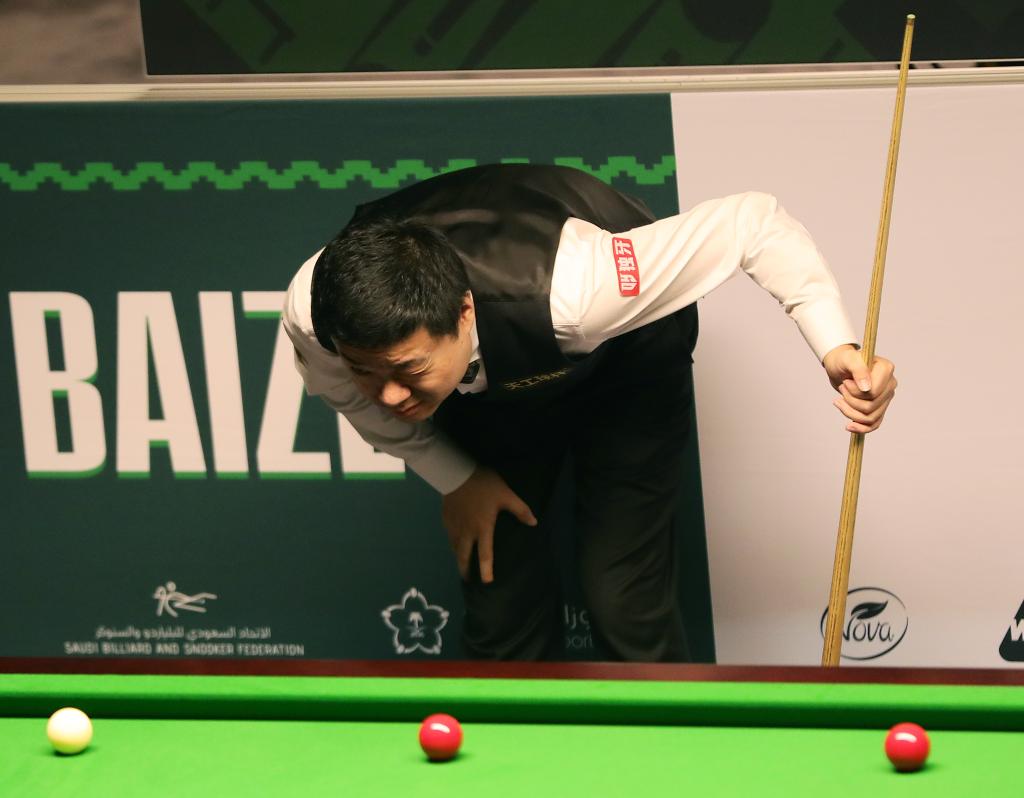 羸弱而备受 羸弱而备受